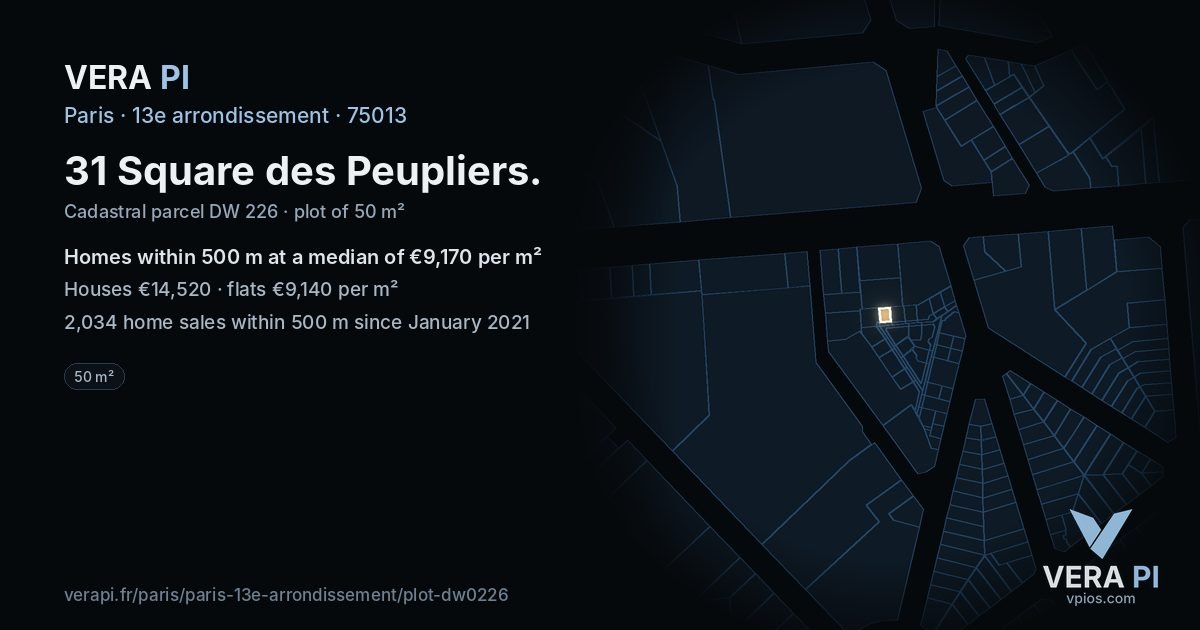 31 Square des Peupliers, 13e arrondissement at night – the plot lit, the parcels around coloured by the prices near them