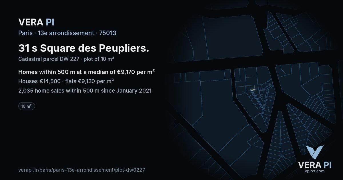 31 s Square des Peupliers, 13e arrondissement at night – the plot lit, the parcels around coloured by the prices near them
