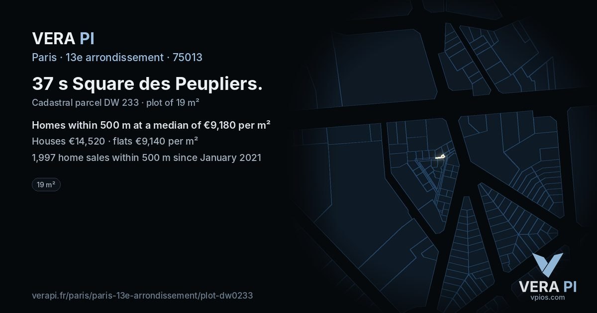 37 s Square des Peupliers, 13e arrondissement at night – the plot lit, the parcels around coloured by the prices near them