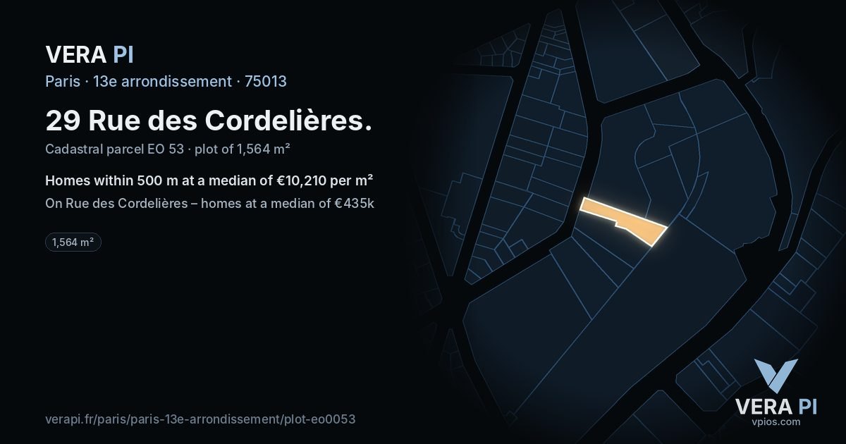 29 Rue des Cordelières, 13e arrondissement at night – the plot lit, the parcels around coloured by the prices near them