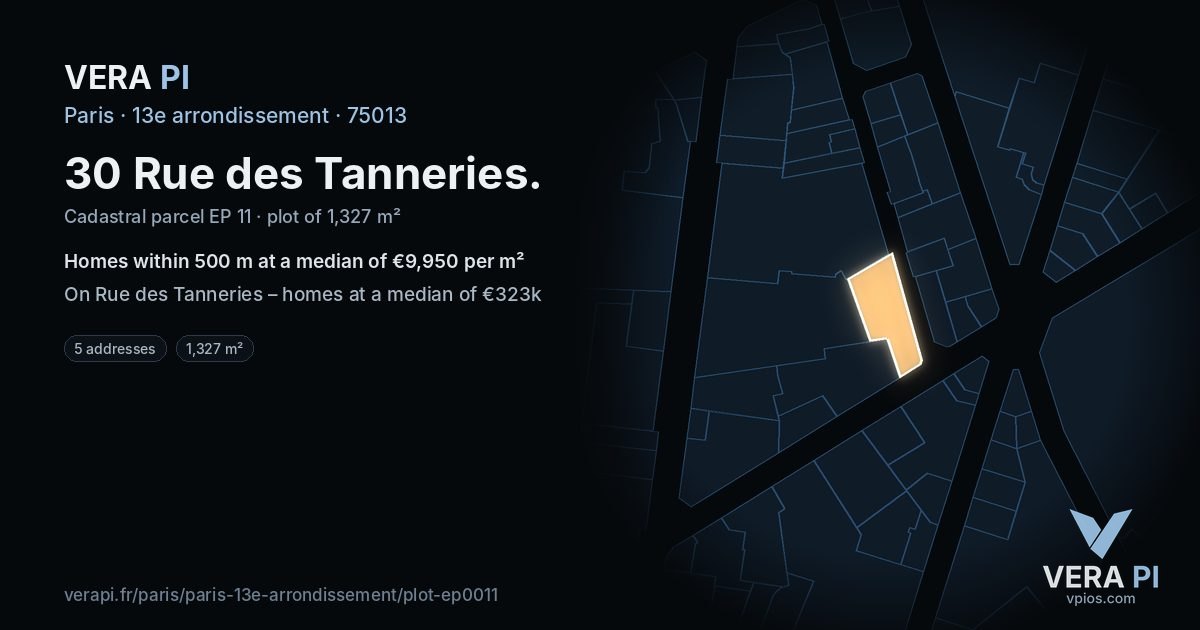30 Rue des Tanneries, 13e arrondissement at night – the plot lit, the parcels around coloured by the prices near them