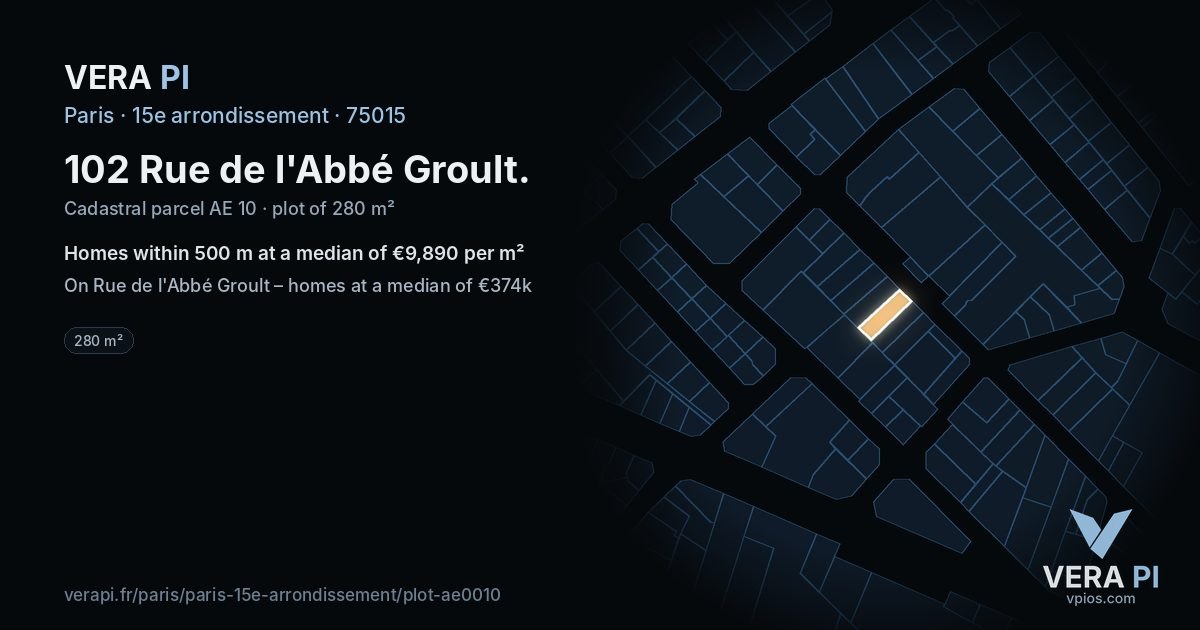 102 Rue de l'Abbé Groult, 15e arrondissement at night – the plot lit, the parcels around coloured by the prices near them
