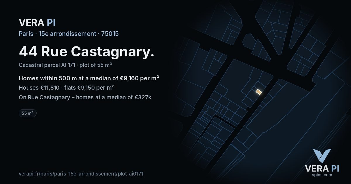 44 Rue Castagnary, 15e arrondissement at night – the plot lit, the parcels around coloured by the prices near them