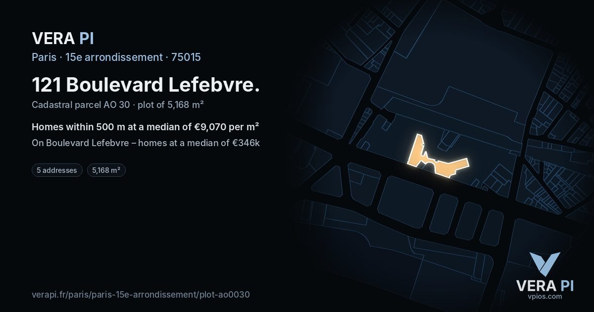 121 Boulevard Lefebvre, 15e arrondissement at night – the plot lit, the parcels around coloured by the prices near them