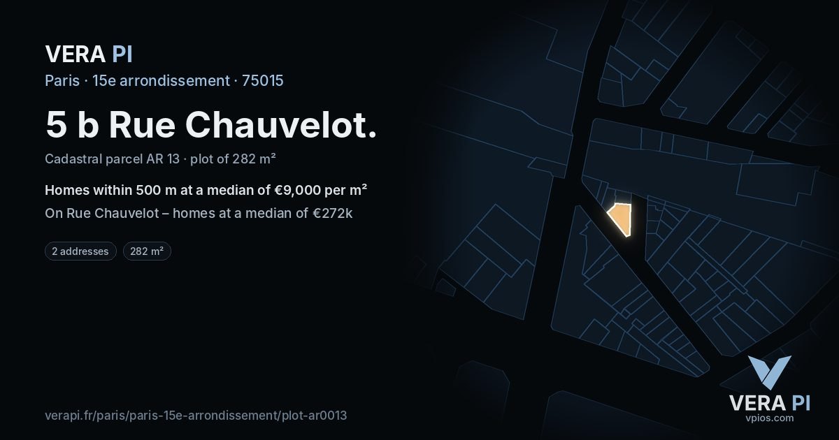 5 b Rue Chauvelot, 15e arrondissement at night – the plot lit, the parcels around coloured by the prices near them