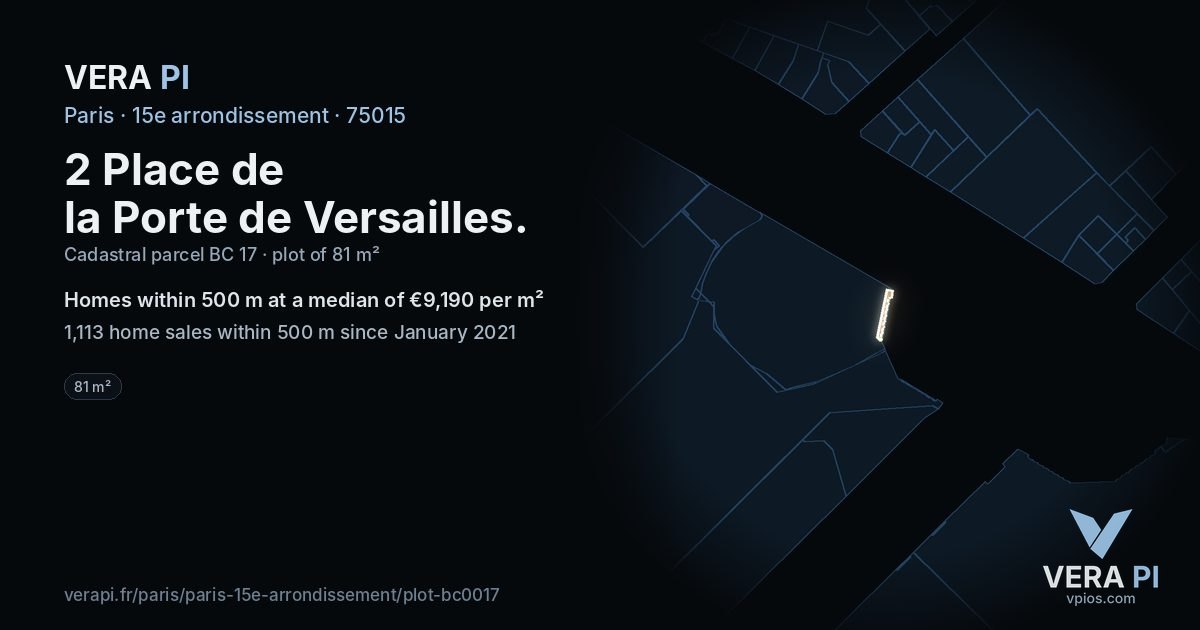 2 Place de la Porte de Versailles, 15e arrondissement at night – the plot lit, the parcels around coloured by the prices near them