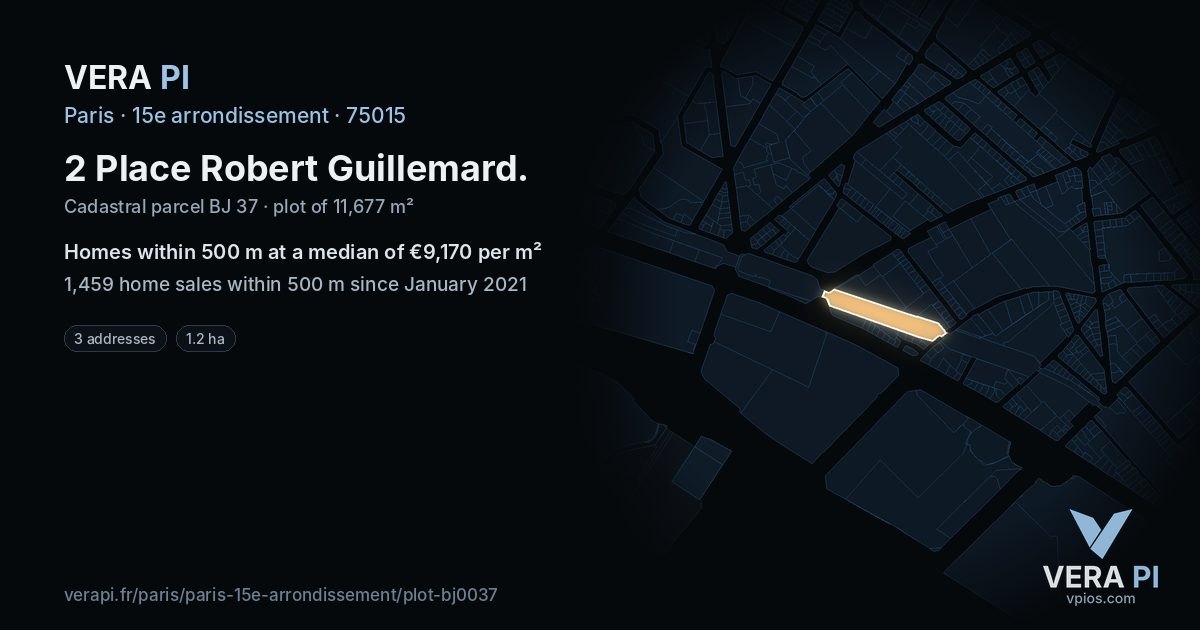 2 Place Robert Guillemard, 15e arrondissement at night – the plot lit, the parcels around coloured by the prices near them