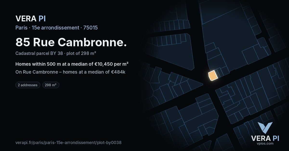 85 Rue Cambronne, 15e arrondissement at night – the plot lit, the parcels around coloured by the prices near them