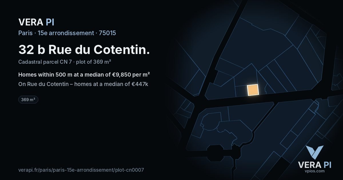 32 b Rue du Cotentin, 15e arrondissement at night – the plot lit, the parcels around coloured by the prices near them