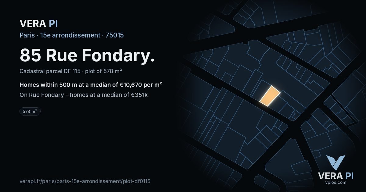 85 Rue Fondary, 15e arrondissement at night – the plot lit, the parcels around coloured by the prices near them