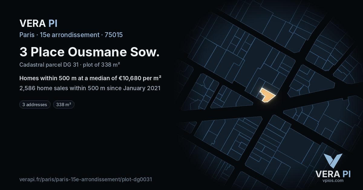 3 Place Ousmane Sow, 15e arrondissement at night – the plot lit, the parcels around coloured by the prices near them