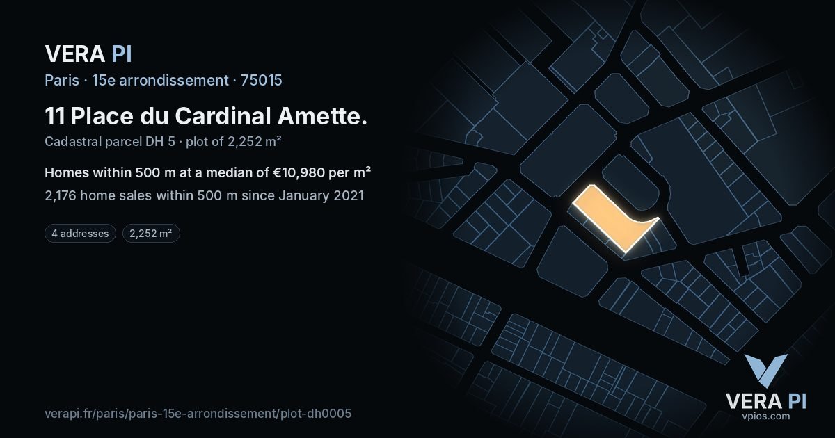 11 Place du Cardinal Amette, 15e arrondissement at night – the plot lit, the parcels around coloured by the prices near them