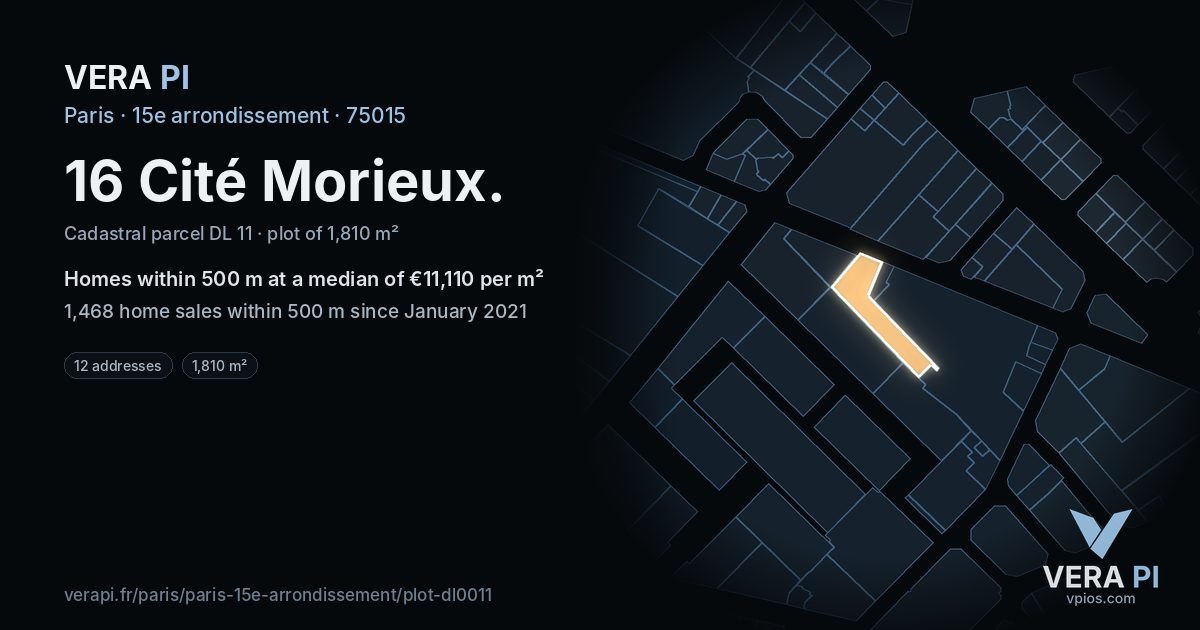 16 Cité Morieux, 15e arrondissement at night – the plot lit, the parcels around coloured by the prices near them