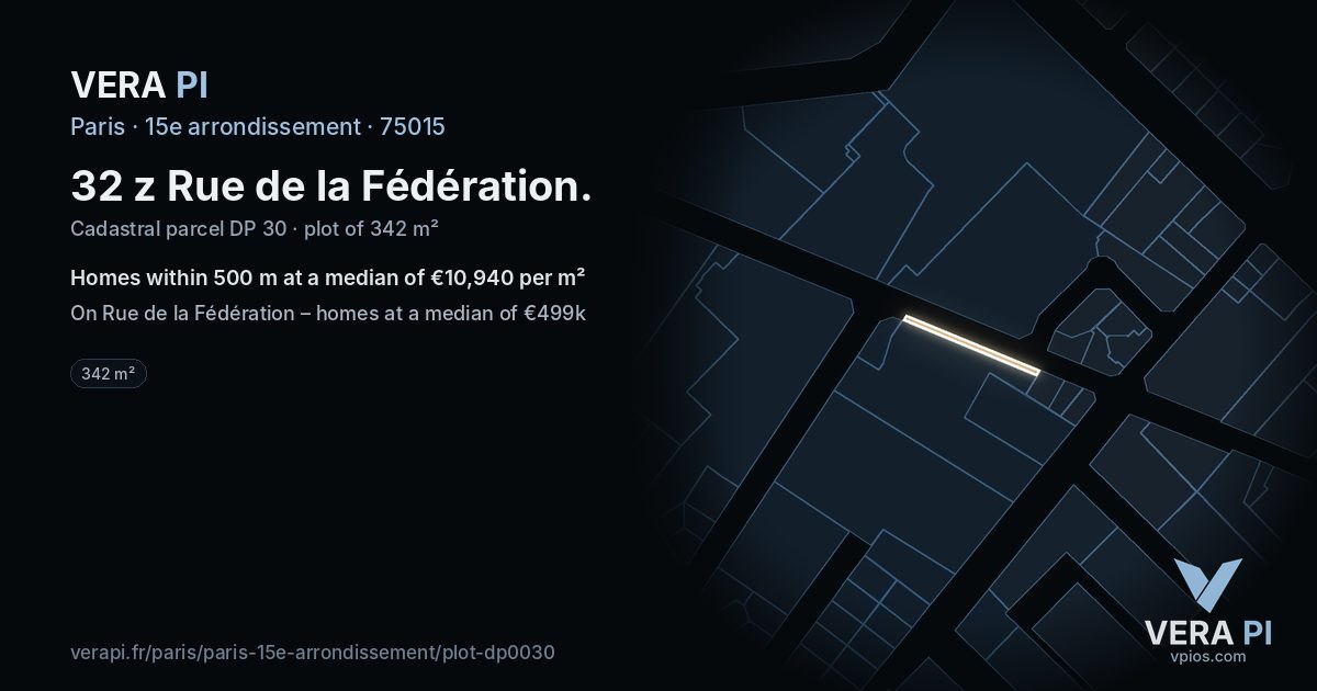 32 z Rue de la Fédération, 15e arrondissement at night – the plot lit, the parcels around coloured by the prices near them
