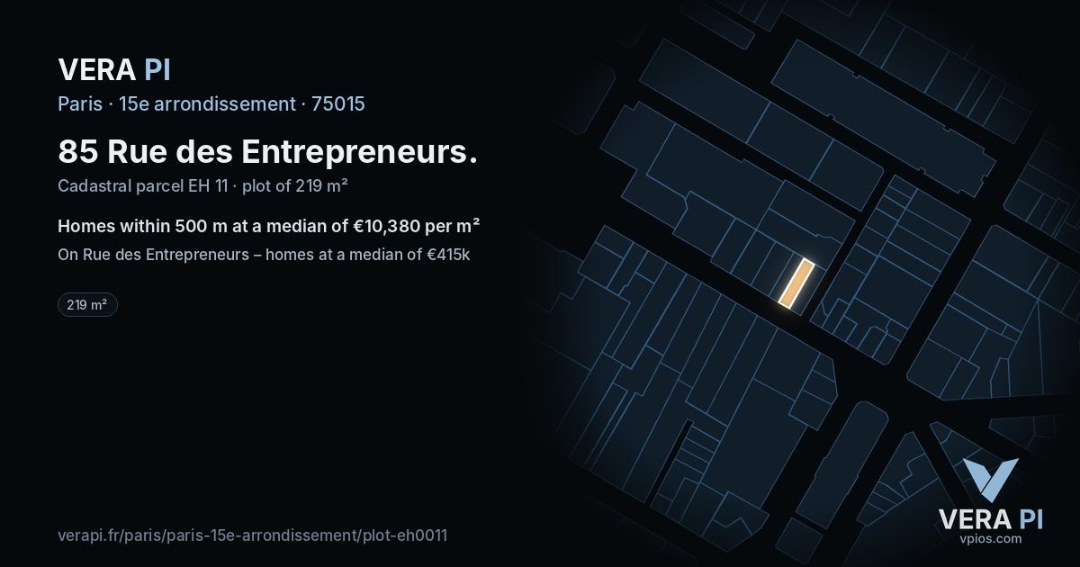 85 Rue des Entrepreneurs, 15e arrondissement at night – the plot lit, the parcels around coloured by the prices near them