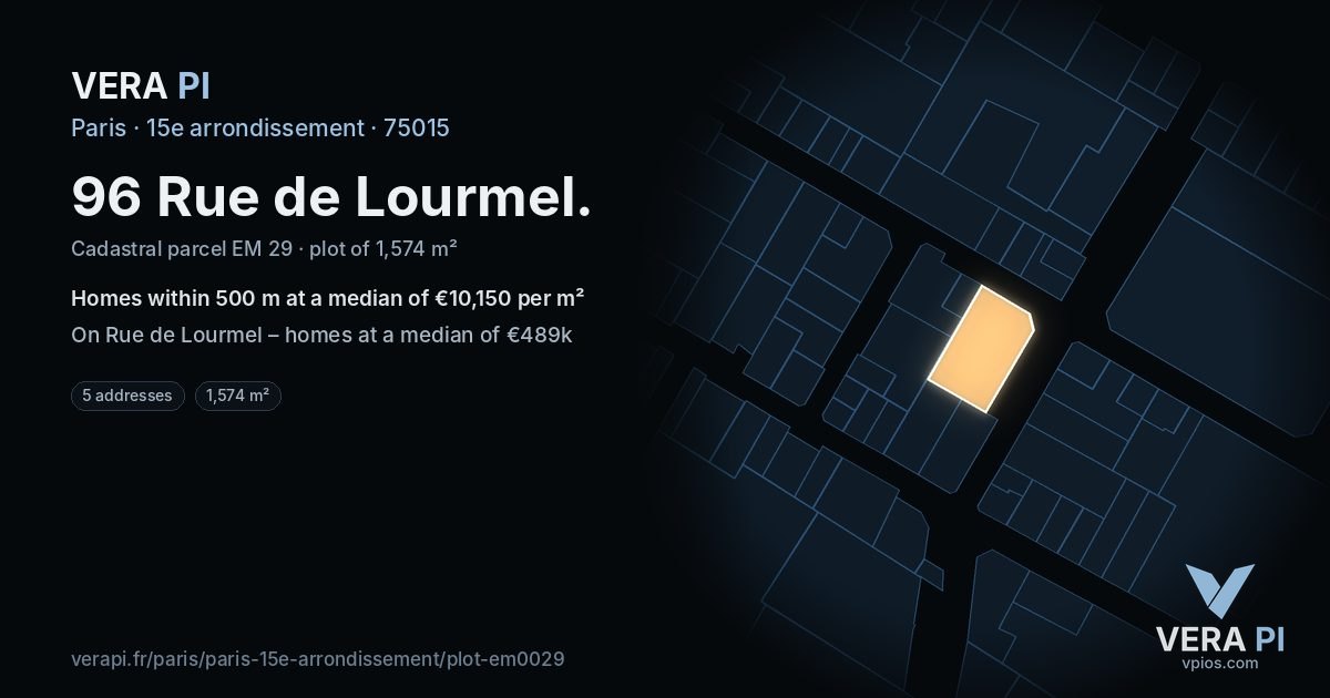 96 Rue de Lourmel, 15e arrondissement at night – the plot lit, the parcels around coloured by the prices near them