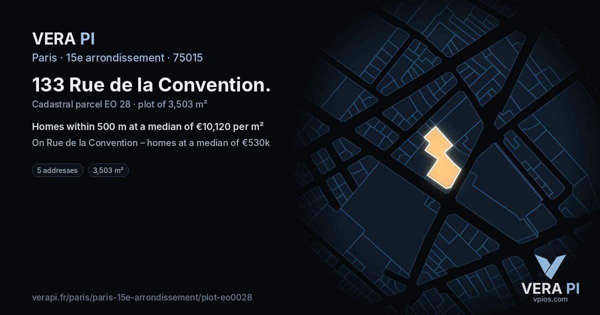133 Rue de la Convention, 15e arrondissement at night – the plot lit, the parcels around coloured by the prices near them
