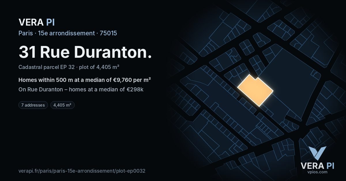 31 Rue Duranton, 15e arrondissement at night – the plot lit, the parcels around coloured by the prices near them