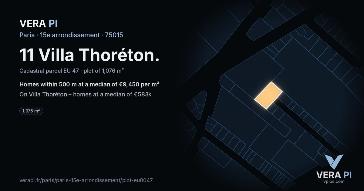 11 Villa Thoréton, 15e arrondissement at night – the plot lit, the parcels around coloured by the prices near them