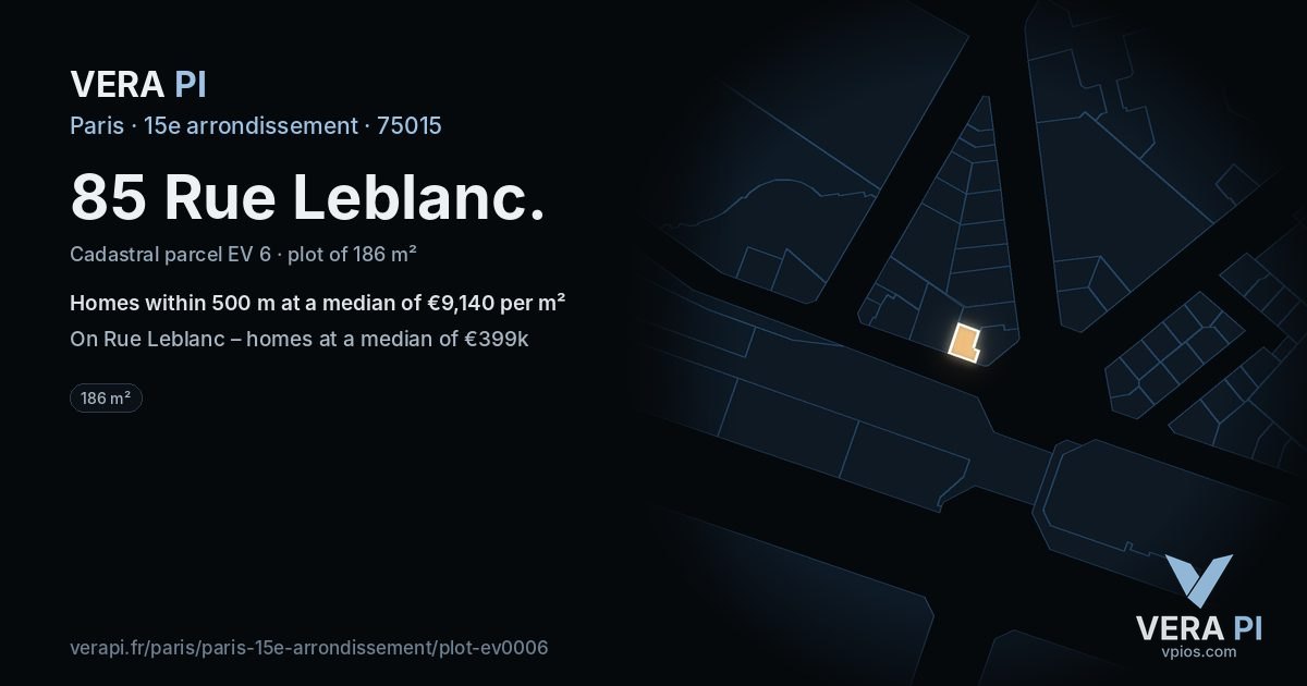 85 Rue Leblanc, 15e arrondissement at night – the plot lit, the parcels around coloured by the prices near them