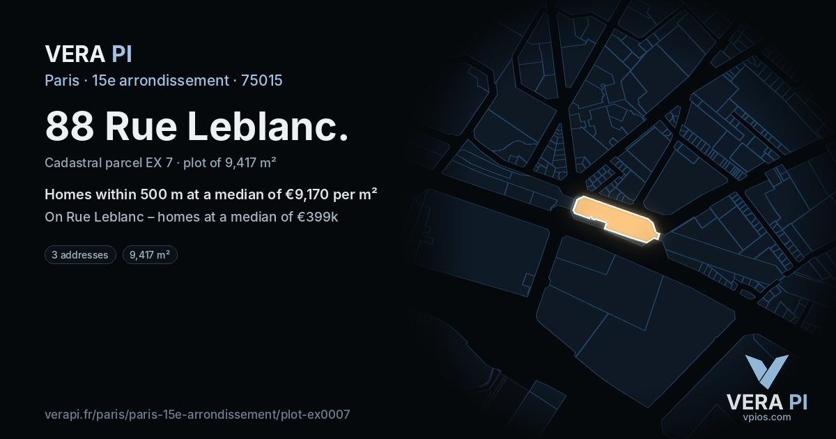 88 Rue Leblanc, 15e arrondissement at night – the plot lit, the parcels around coloured by the prices near them