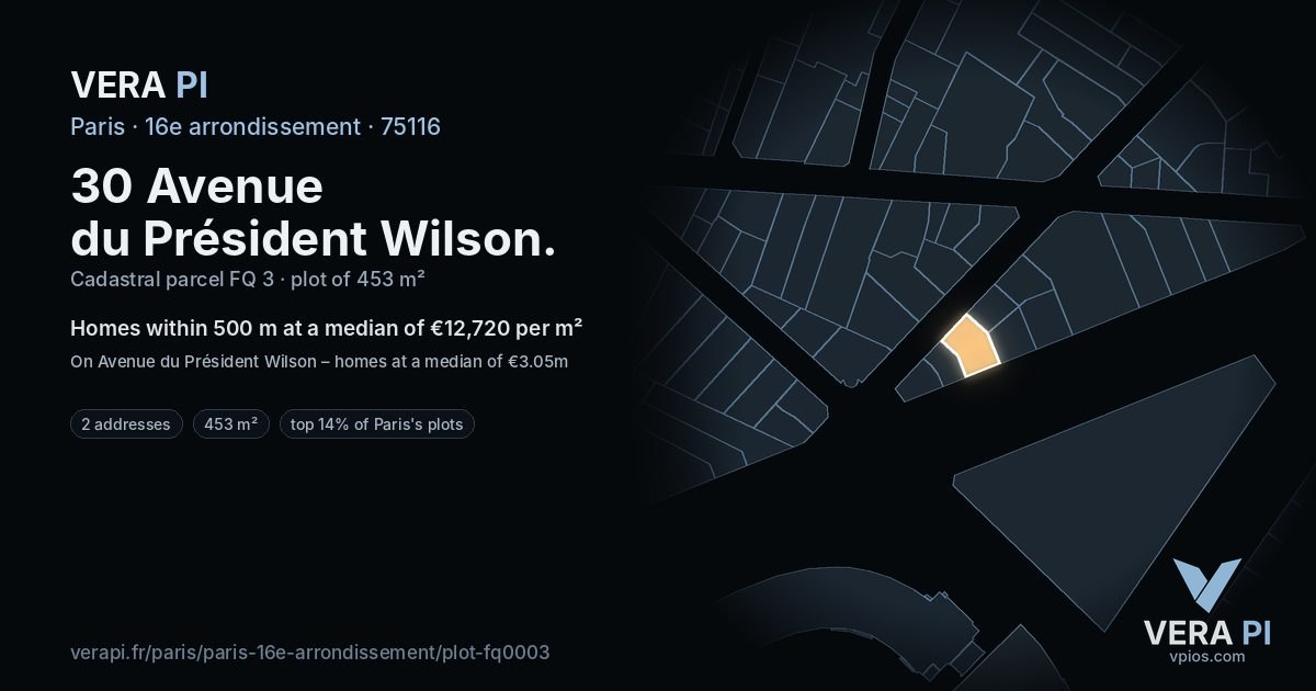 30 Avenue du Président Wilson, 16e arrondissement at night – the plot lit, the parcels around coloured by the prices near them