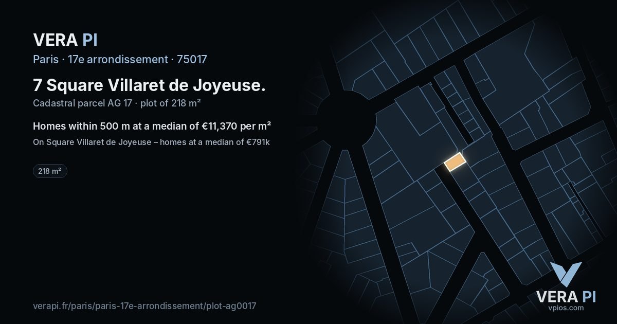 7 Square Villaret de Joyeuse, 17e arrondissement at night – the plot lit, the parcels around coloured by the prices near them