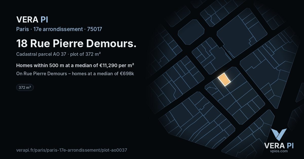 18 Rue Pierre Demours, 17e arrondissement at night – the plot lit, the parcels around coloured by the prices near them