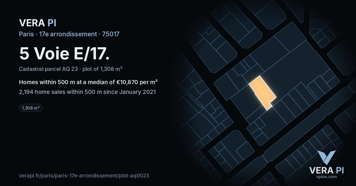 5 Voie E/17, 17e arrondissement at night – the plot lit, the parcels around coloured by the prices near them