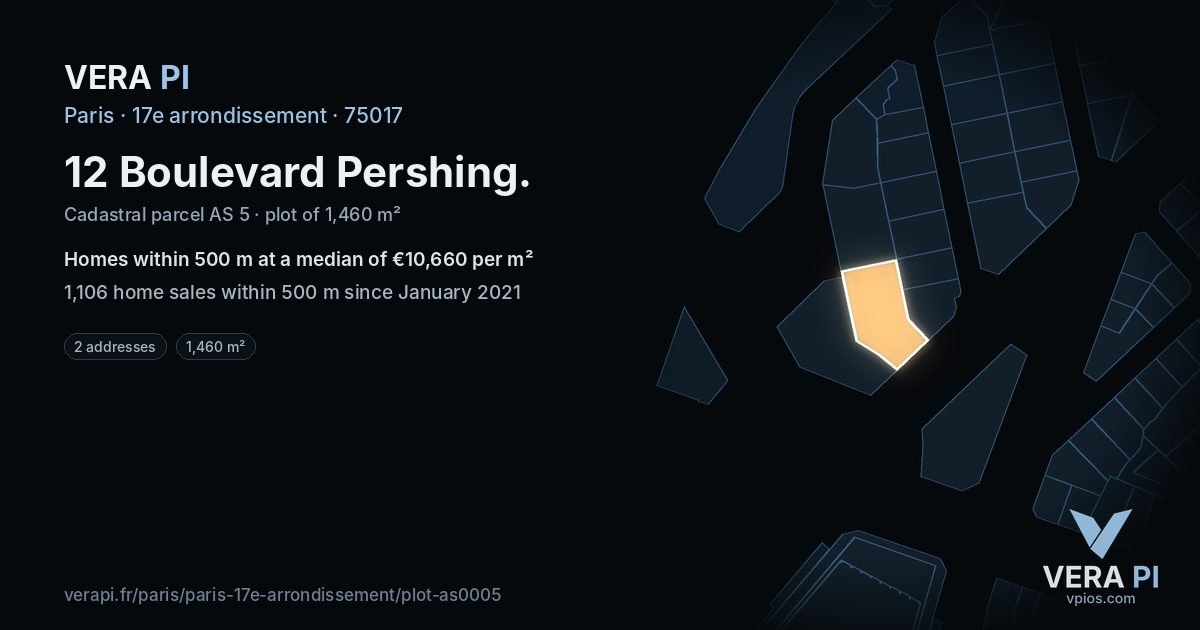 12 Boulevard Pershing, 17e arrondissement at night – the plot lit, the parcels around coloured by the prices near them