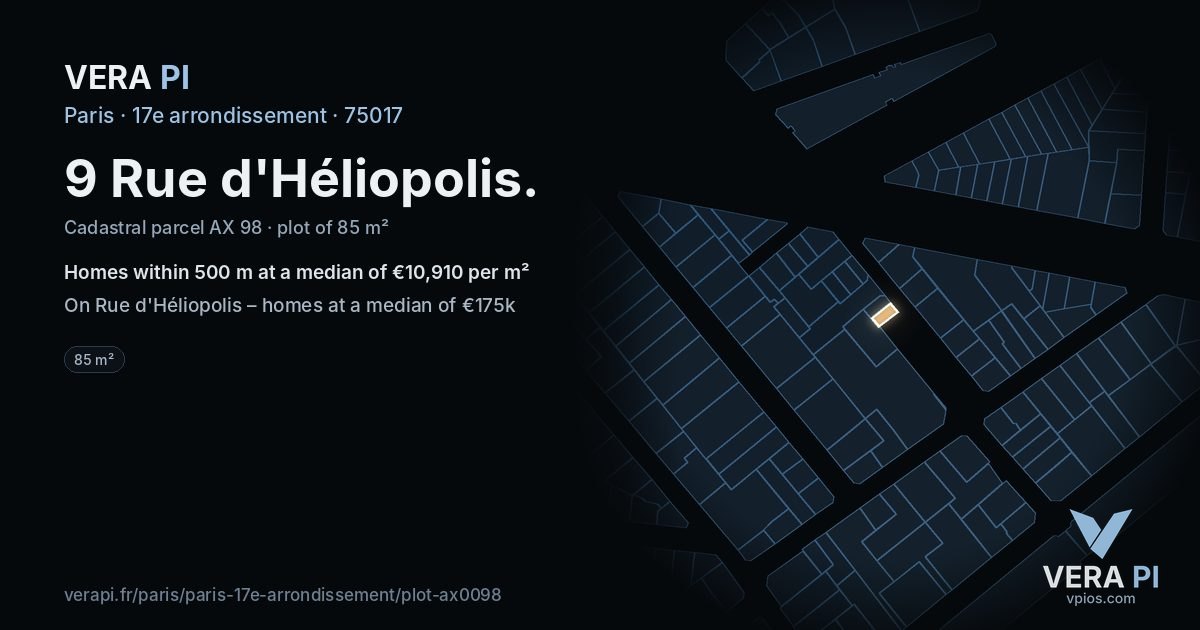 9 Rue d'Héliopolis, 17e arrondissement at night – the plot lit, the parcels around coloured by the prices near them