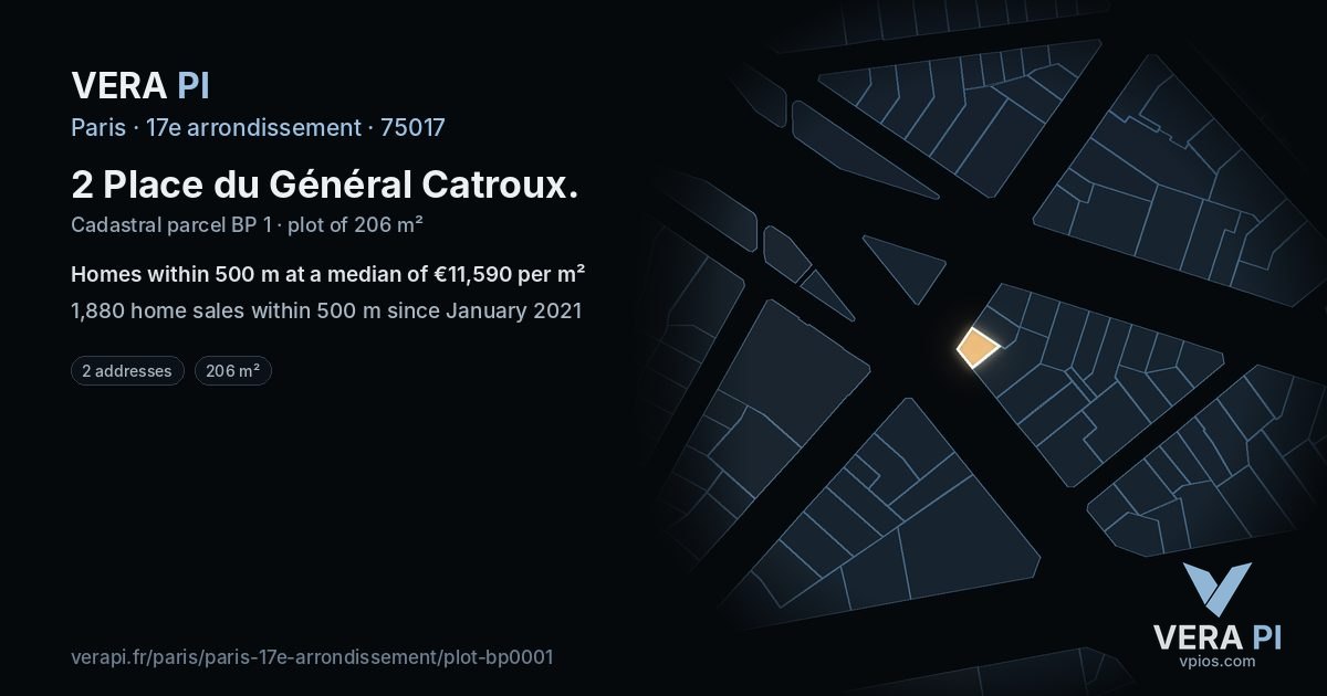 2 Place du Général Catroux, 17e arrondissement at night – the plot lit, the parcels around coloured by the prices near them
