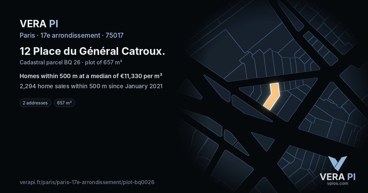 12 Place du Général Catroux, 17e arrondissement at night – the plot lit, the parcels around coloured by the prices near them