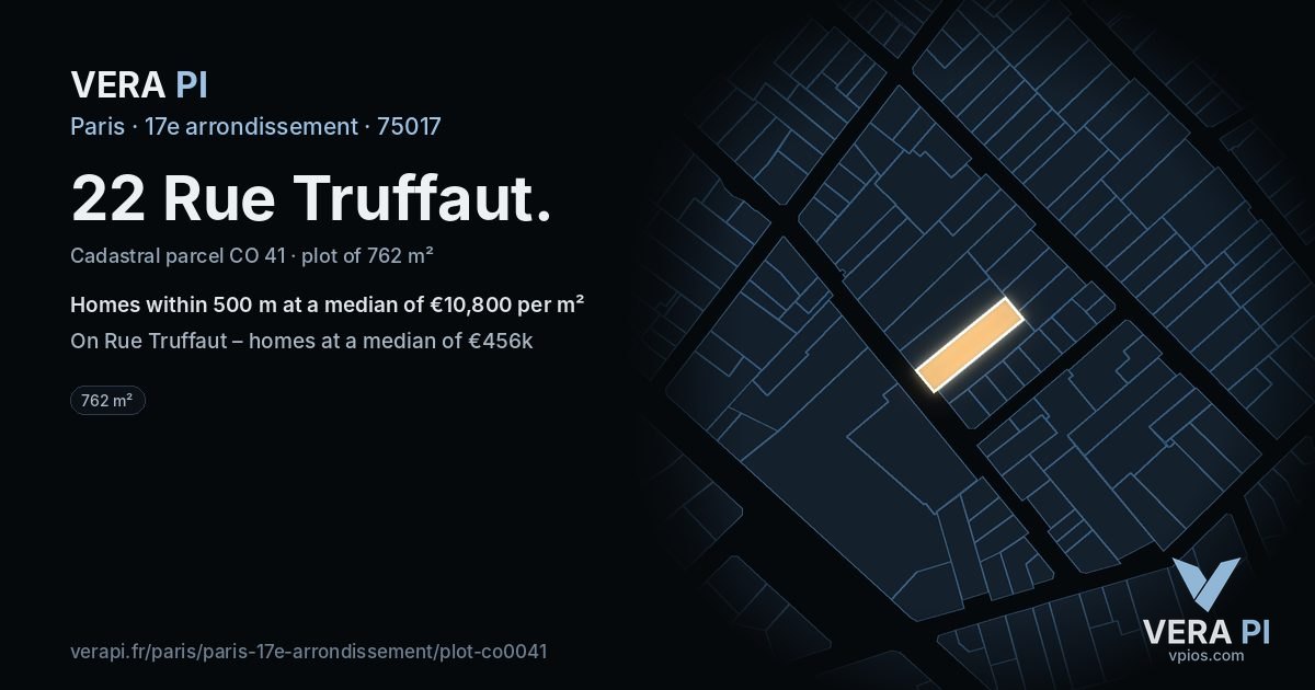 22 Rue Truffaut, 17e arrondissement at night – the plot lit, the parcels around coloured by the prices near them