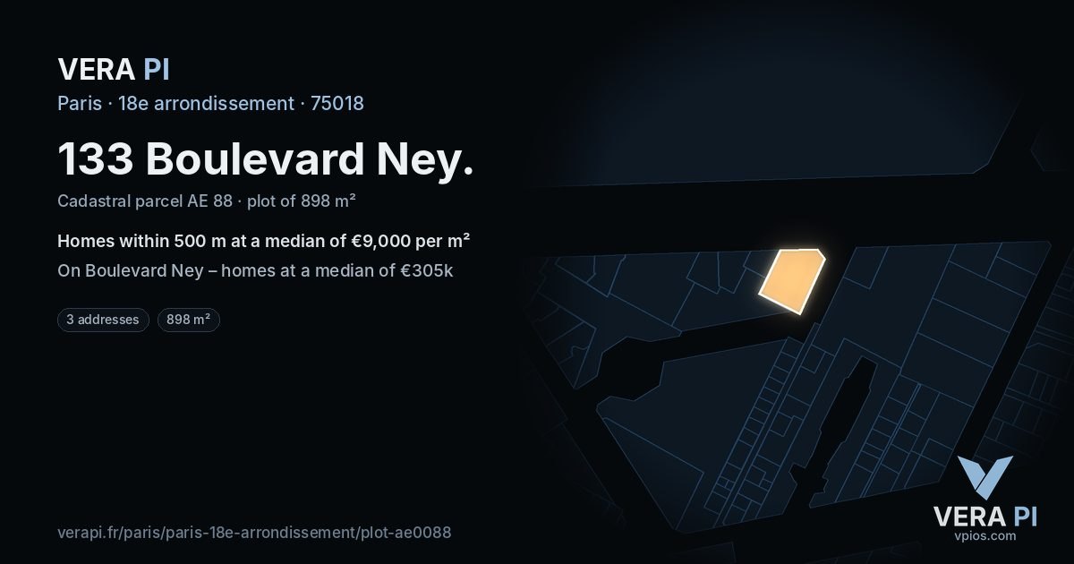 133 Boulevard Ney, 18e arrondissement at night – the plot lit, the parcels around coloured by the prices near them