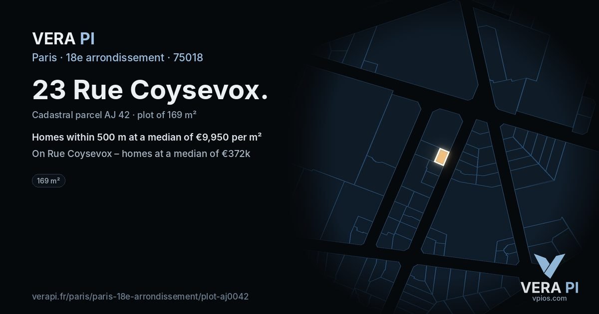 23 Rue Coysevox, 18e arrondissement at night – the plot lit, the parcels around coloured by the prices near them