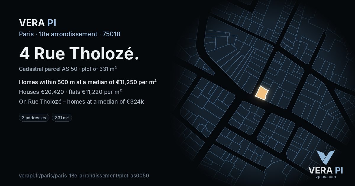4 Rue Tholozé, 18e arrondissement at night – the plot lit, the parcels around coloured by the prices near them