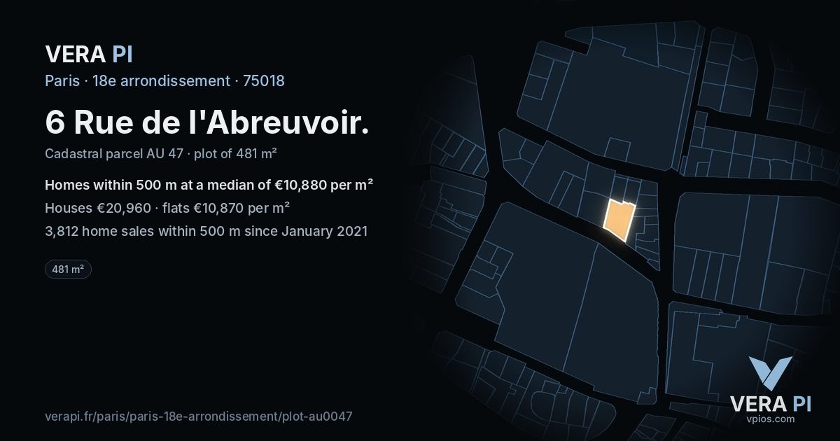 6 Rue de l'Abreuvoir, 18e arrondissement at night – the plot lit, the parcels around coloured by the prices near them