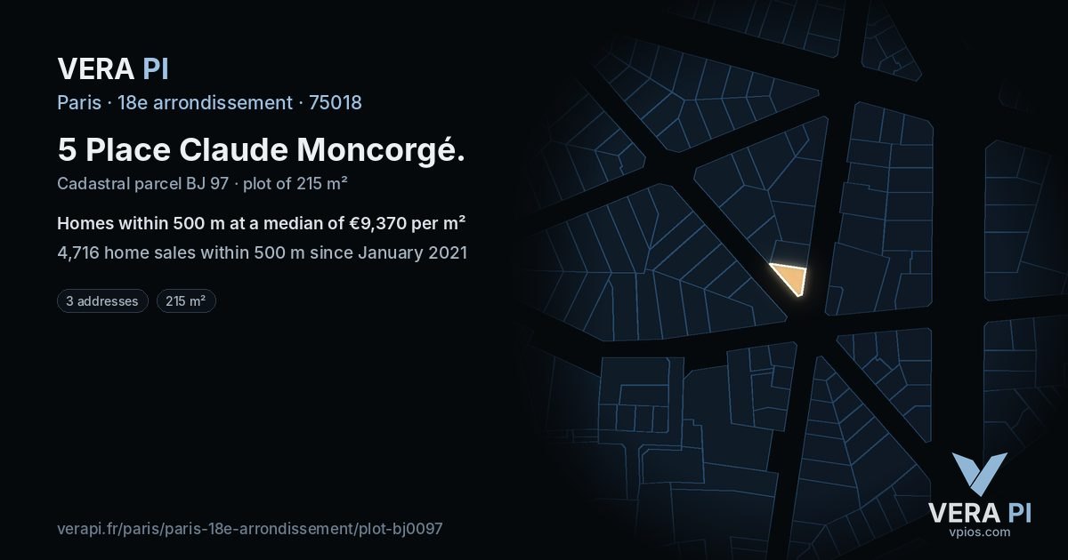 5 Place Claude Moncorgé, 18e arrondissement at night – the plot lit, the parcels around coloured by the prices near them