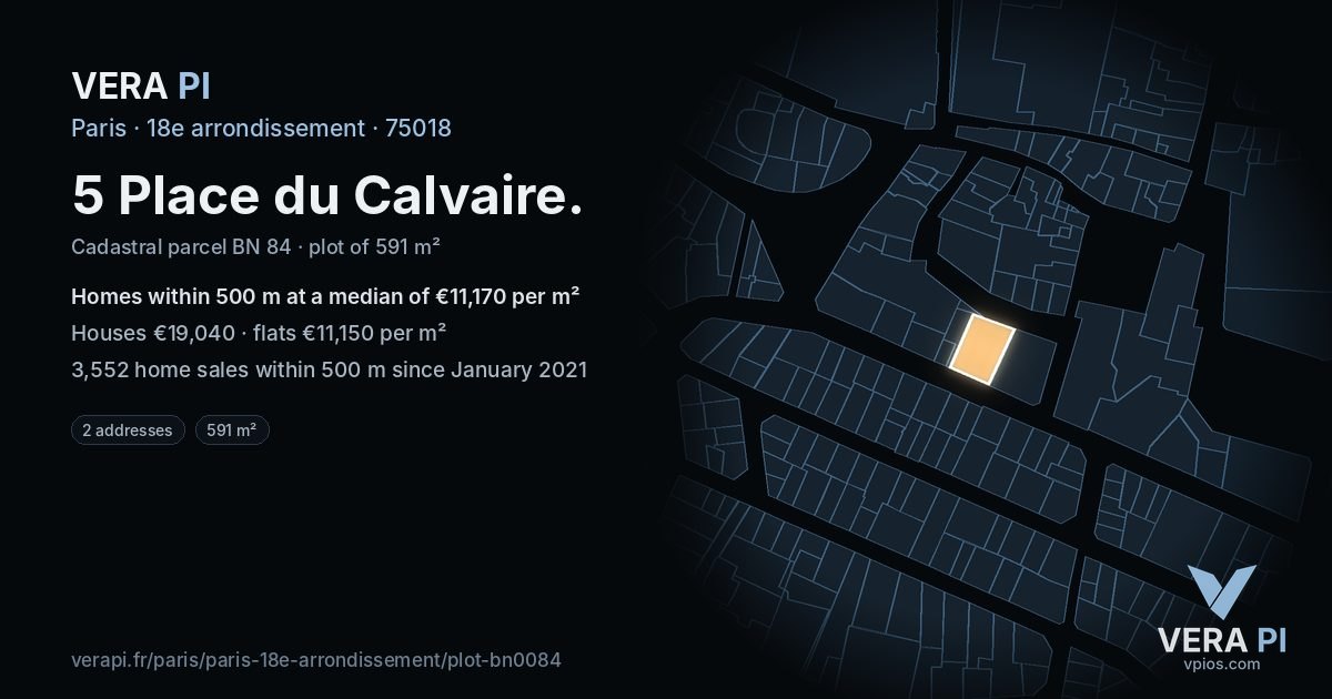 5 Place du Calvaire, 18e arrondissement at night – the plot lit, the parcels around coloured by the prices near them