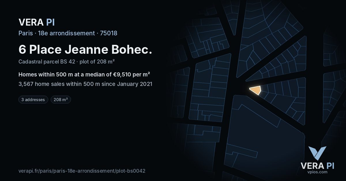 6 Place Jeanne Bohec, 18e arrondissement at night – the plot lit, the parcels around coloured by the prices near them