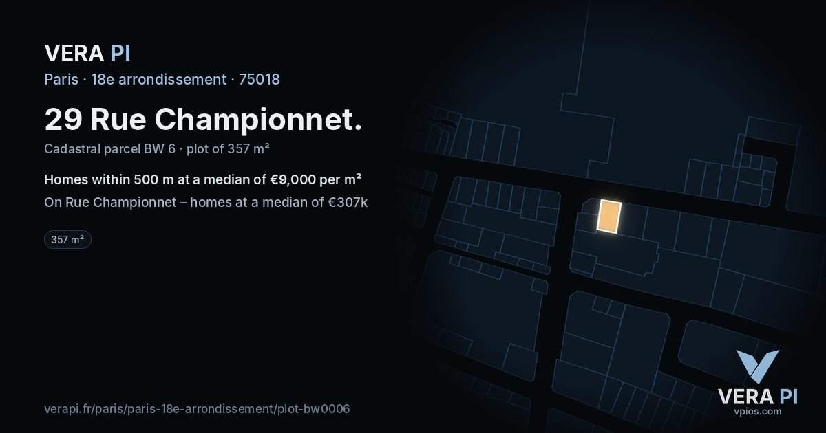 29 Rue Championnet, 18e arrondissement at night – the plot lit, the parcels around coloured by the prices near them