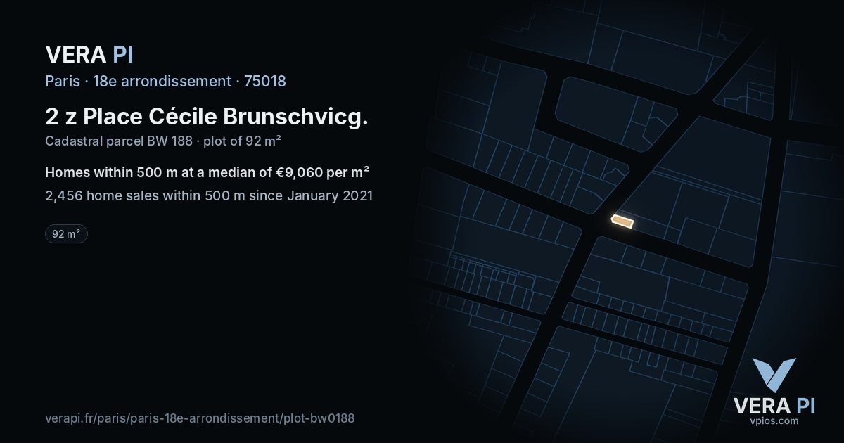 2 z Place Cécile Brunschvicg, 18e arrondissement at night – the plot lit, the parcels around coloured by the prices near them