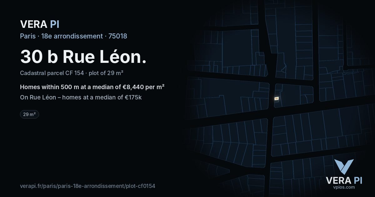 30 b Rue Léon, 18e arrondissement at night – the plot lit, the parcels around coloured by the prices near them