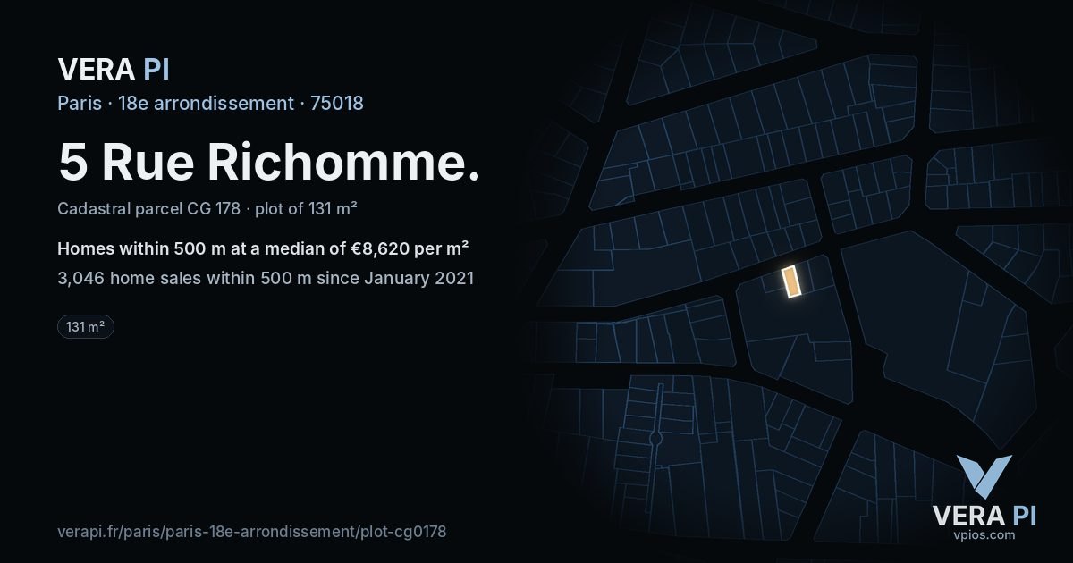 5 Rue Richomme, 18e arrondissement at night – the plot lit, the parcels around coloured by the prices near them