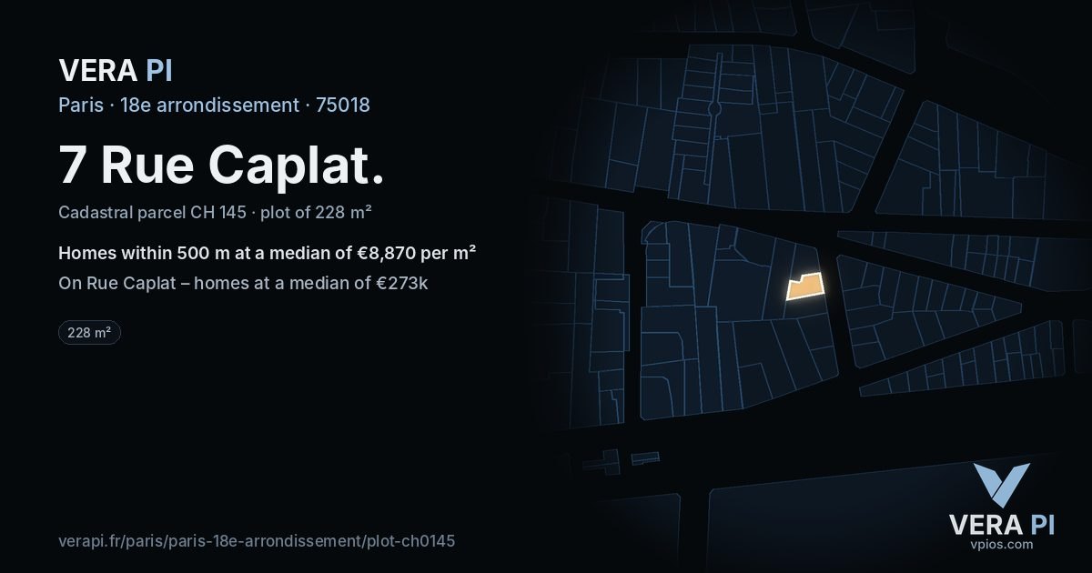 7 Rue Caplat, 18e arrondissement at night – the plot lit, the parcels around coloured by the prices near them