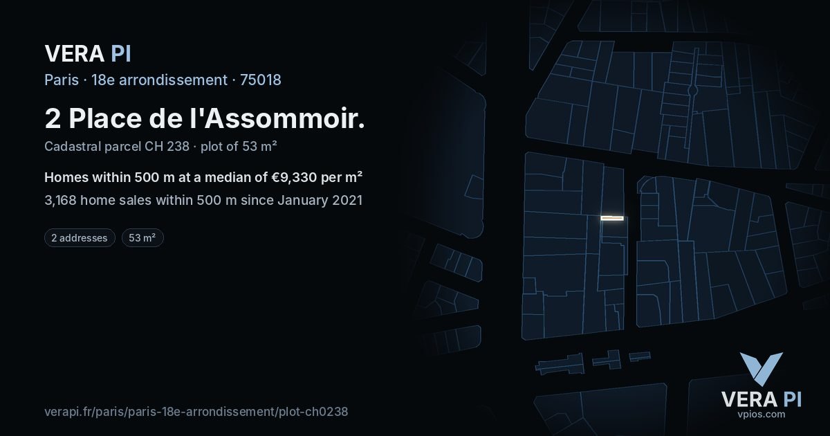 2 Place de l'Assommoir, 18e arrondissement at night – the plot lit, the parcels around coloured by the prices near them
