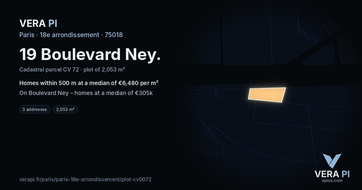 19 Boulevard Ney, 18e arrondissement at night – the plot lit, the parcels around coloured by the prices near them