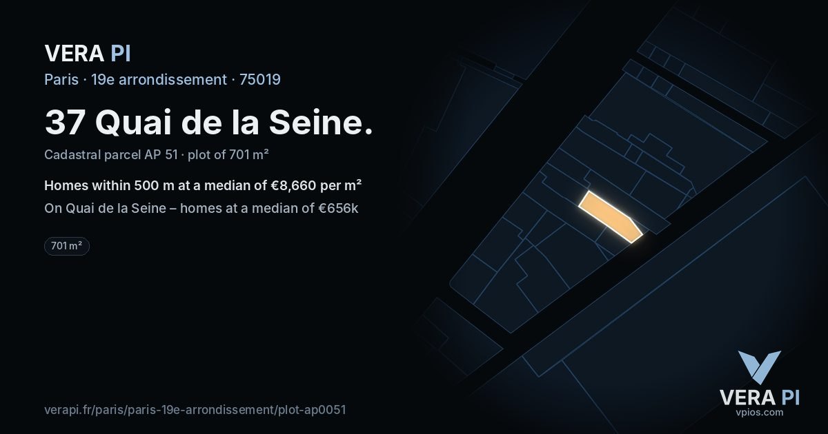 37 Quai de la Seine, 19e arrondissement at night – the plot lit, the parcels around coloured by the prices near them