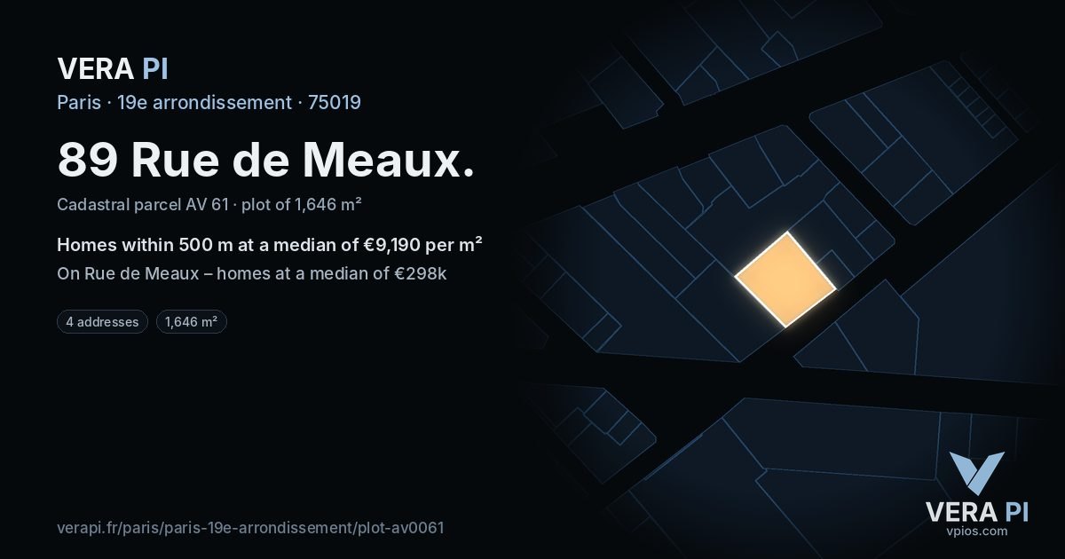 89 Rue de Meaux, 19e arrondissement at night – the plot lit, the parcels around coloured by the prices near them